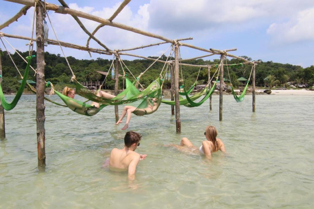 Mad Monkey Koh Rong Samloem Pansiyon Koh Rong Sanloem Dış mekan fotoğraf