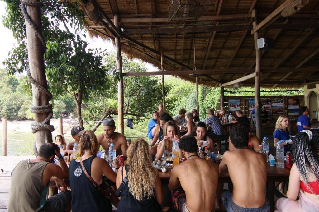 Mad Monkey Koh Rong Samloem Pansiyon Koh Rong Sanloem Dış mekan fotoğraf
